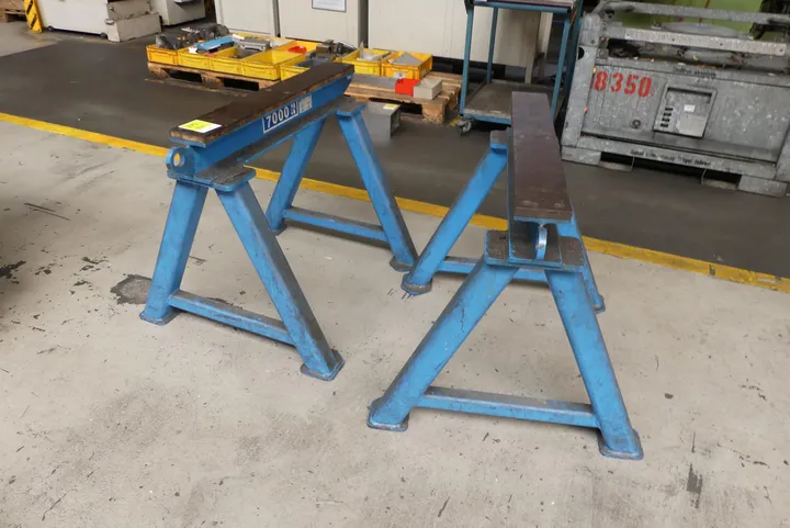 2x HYWEMA - Metallbock/Traversenbock Tragfähigkeit 7.000 kg / Modell: AV-TRB120-900/07-750H